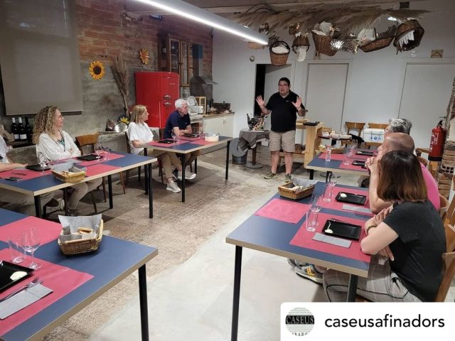 8_Tastaemocions_Caseus